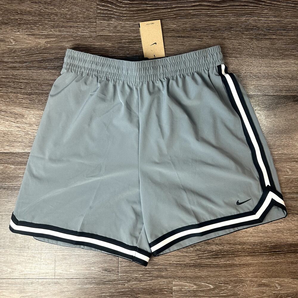 Nike DNA Men's Large Dri-FIT 6" UV Woven Gray Basketball Shorts FN2659-819